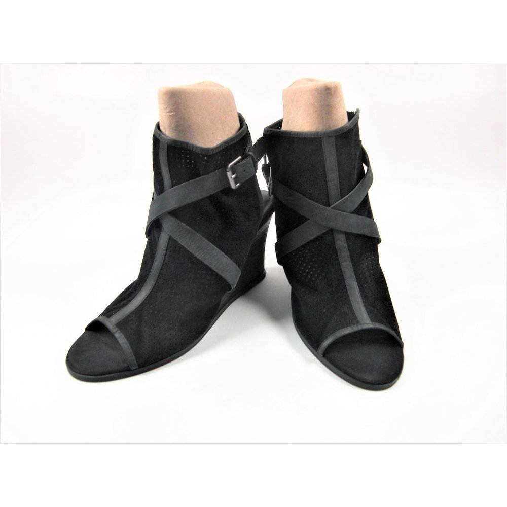 Lauren Ralph Womens Black Suede Chelsea Ankle Bootie Shoe Size 9.5